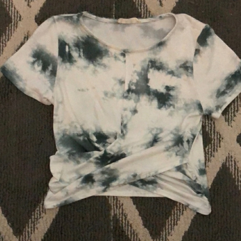 SUPER SOFT tie dye crop top